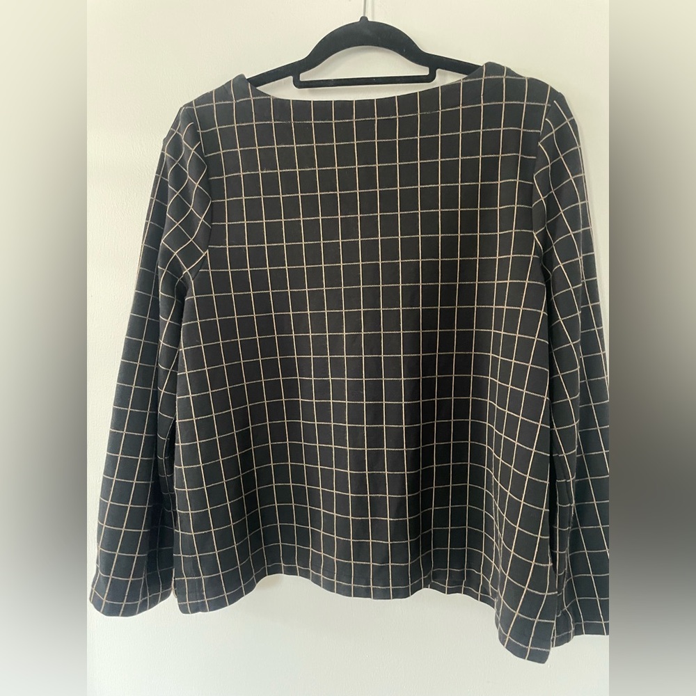 J Jill black and gold top. Heavier in weight, size large.